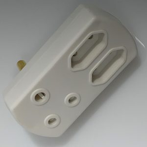 ELEC ADAPTOR 3 WAY 1X2 1X3 1EURO